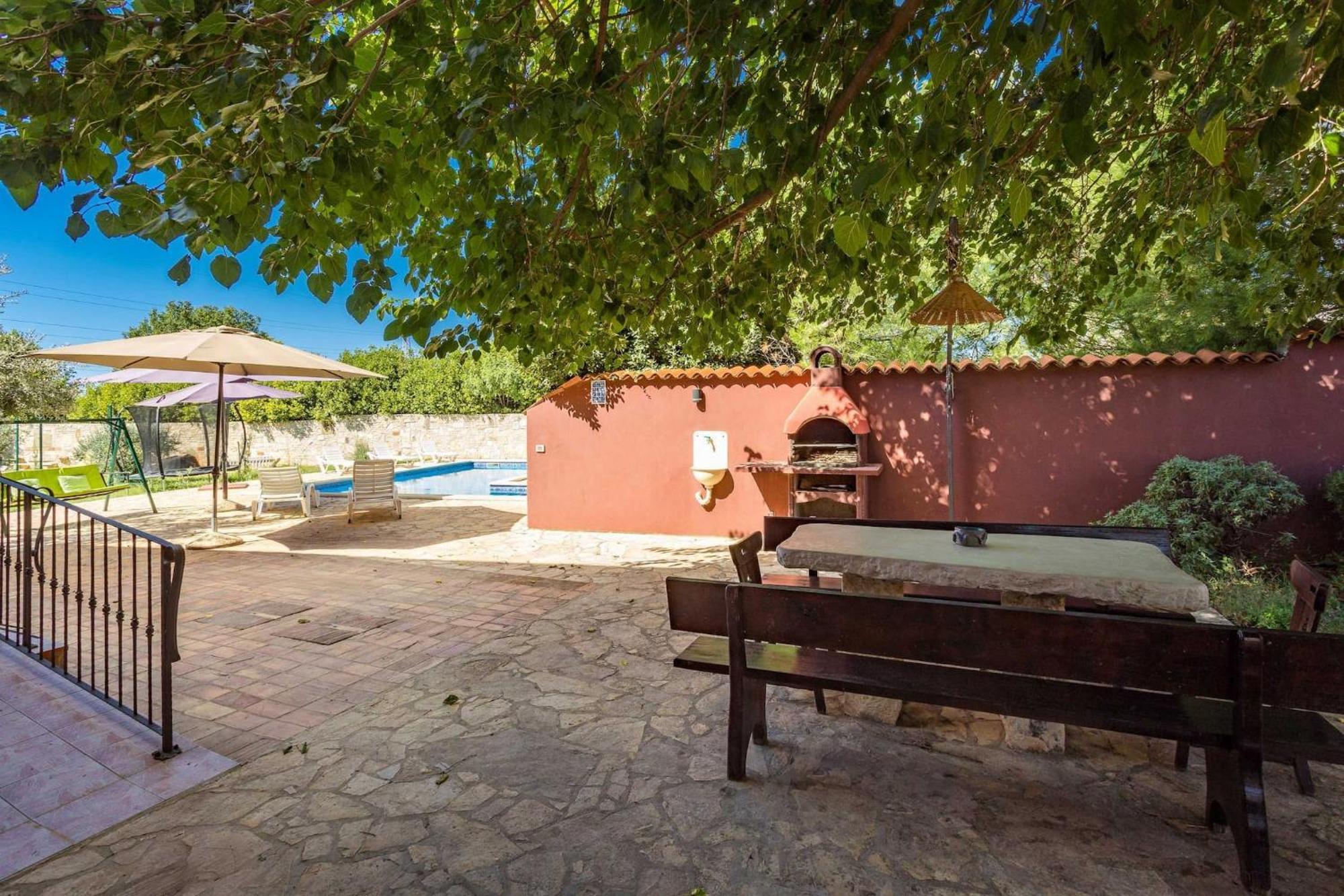 Holiday Home Pina พูลา ภายนอก รูปภาพ